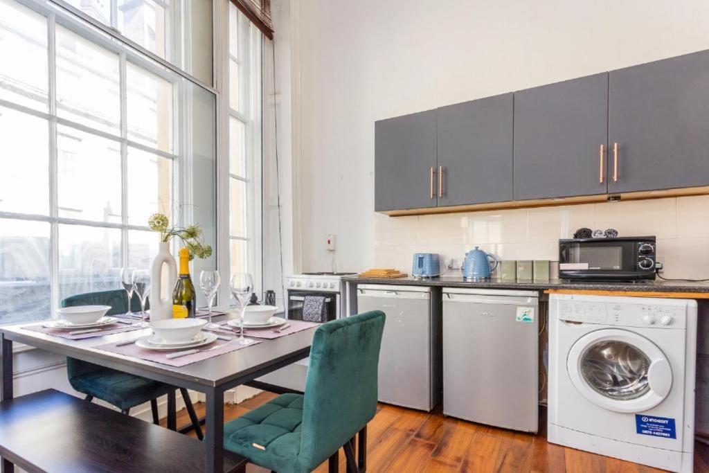 Newcastle'S Most Central Apartment - Sleeps 10 Ngoại thất bức ảnh