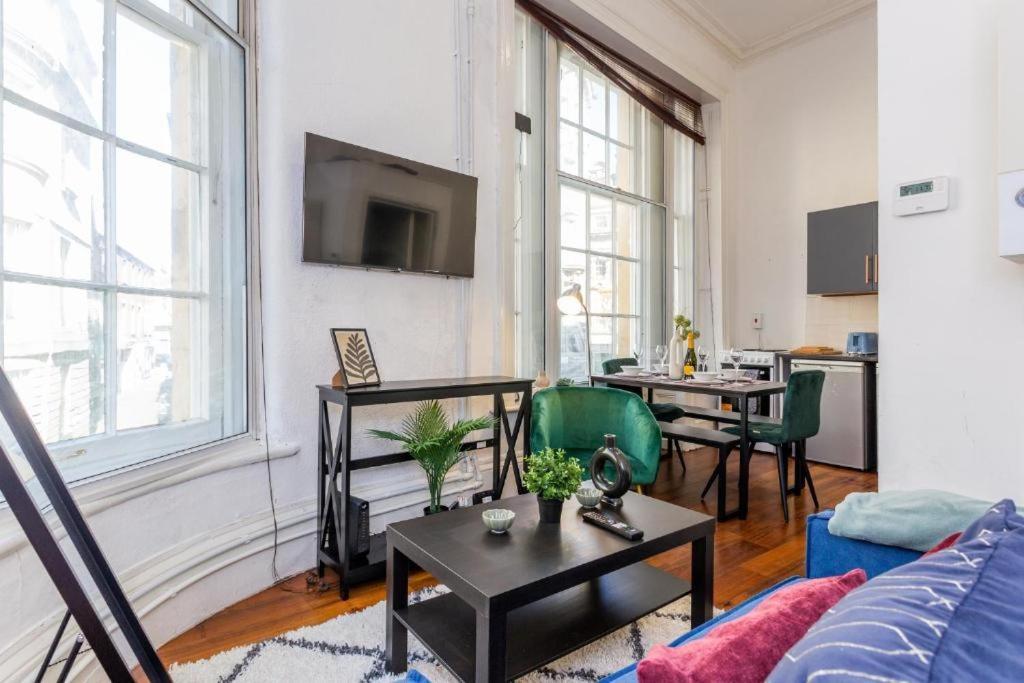 Newcastle'S Most Central Apartment - Sleeps 10 Ngoại thất bức ảnh