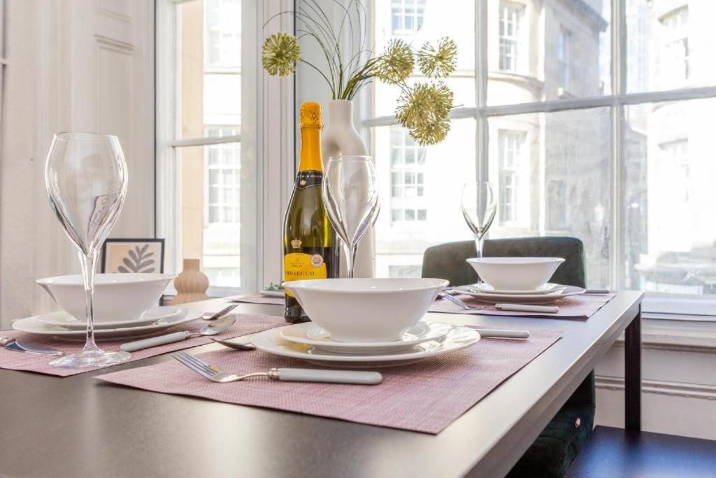 Newcastle'S Most Central Apartment - Sleeps 10 Ngoại thất bức ảnh