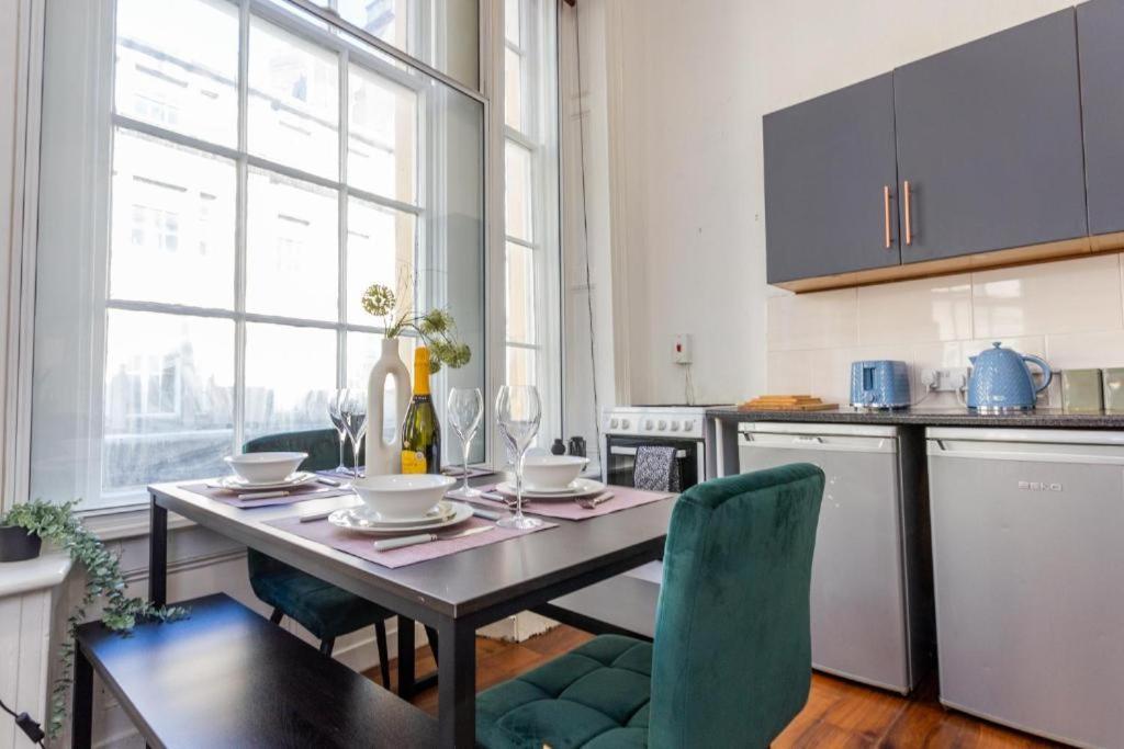 Newcastle'S Most Central Apartment - Sleeps 10 Ngoại thất bức ảnh
