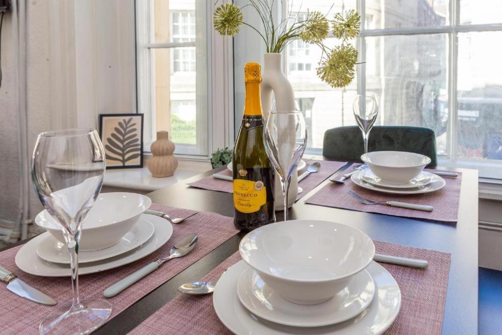 Newcastle'S Most Central Apartment - Sleeps 10 Ngoại thất bức ảnh